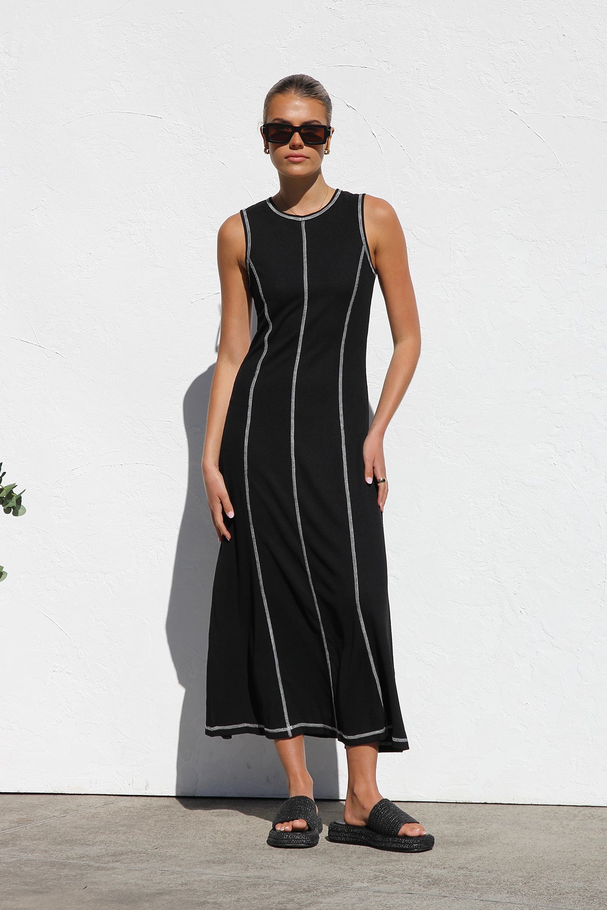 Modern Ariana Dress Black