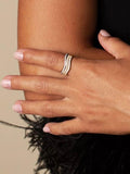 Statement Sleek Wave Line Diamond-Inlaid Ring