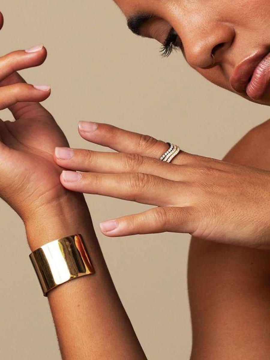 Statement Sleek Wave Line Diamond-Inlaid Ring
