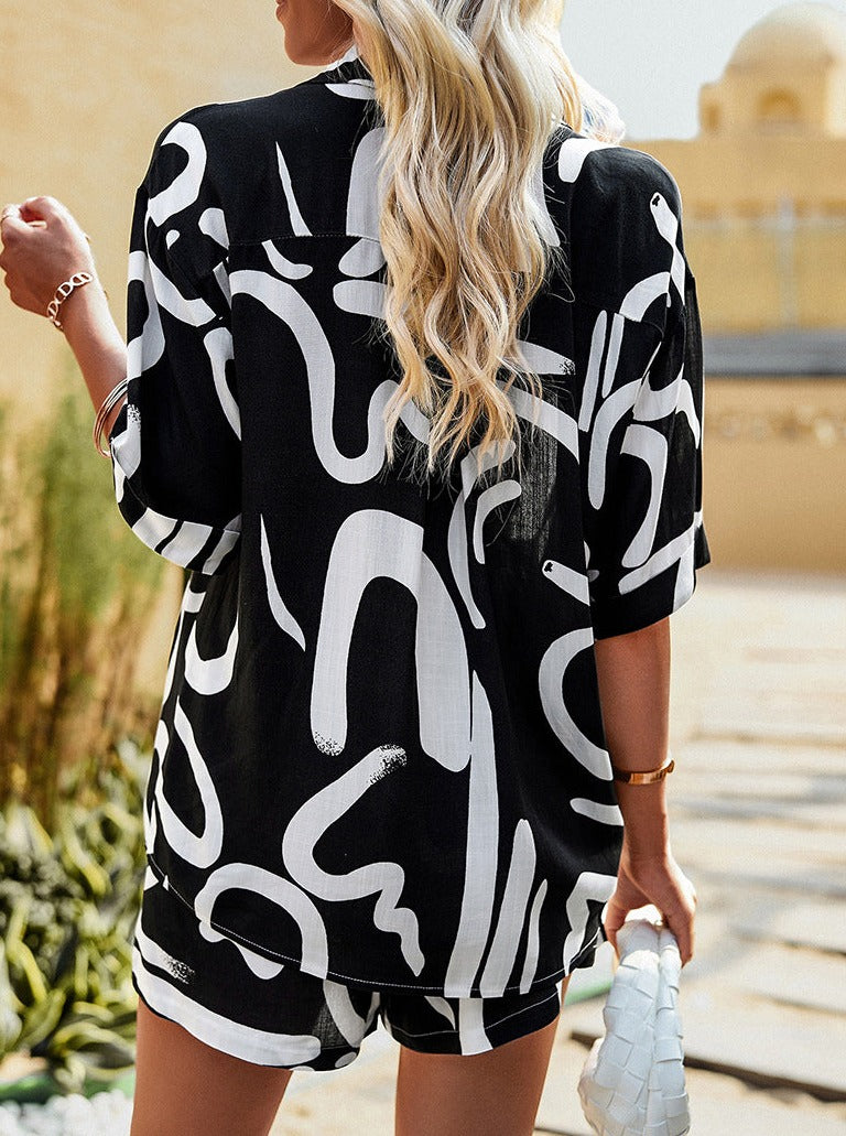Fera - Two-Piece Set with Black and White Shorts and Geometric Oval Print