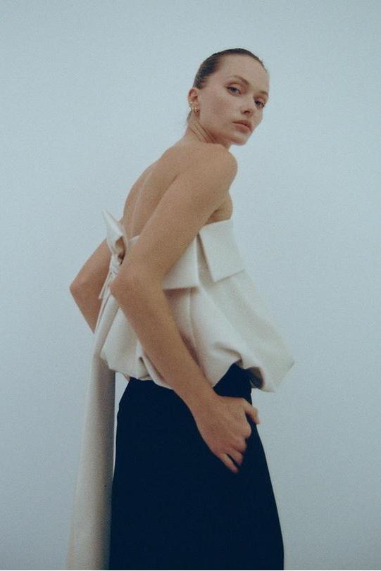 Modern Puff-Shaped Bow-Tail Tube Top