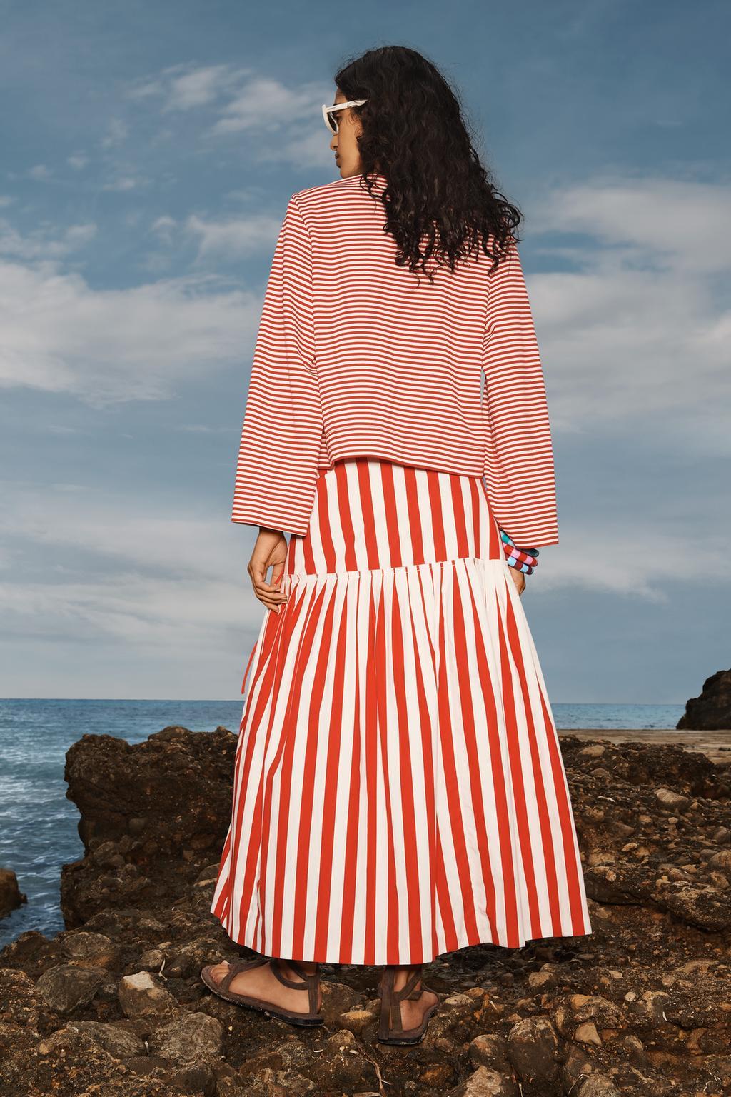 Modern Striped Pleated Midi Skirt