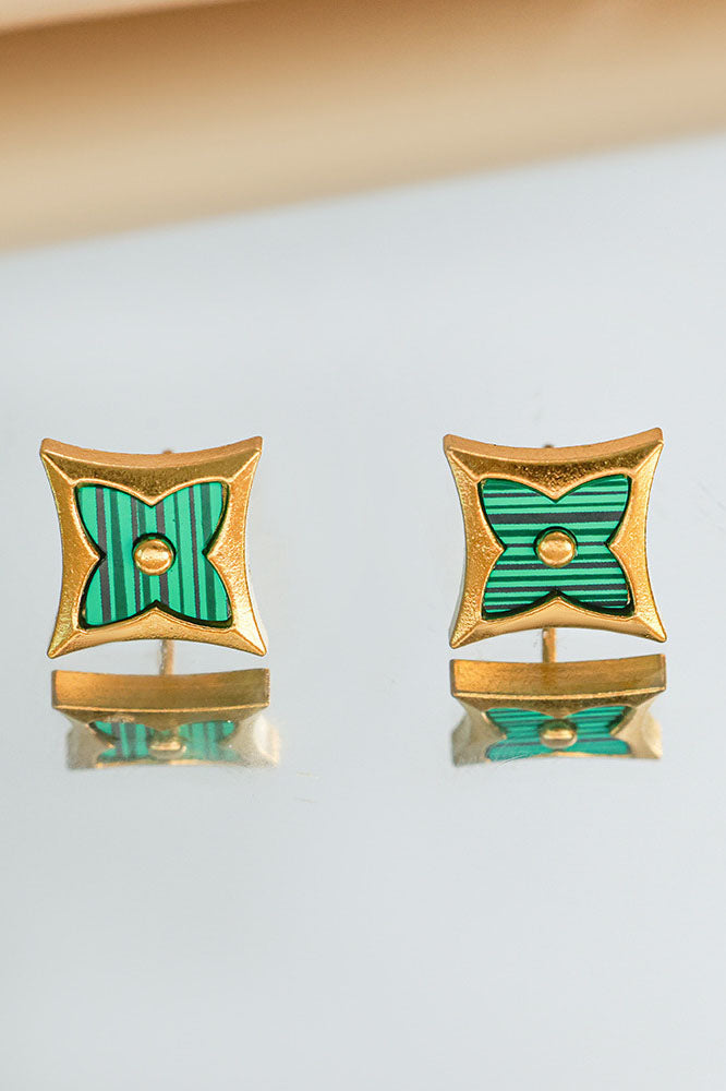 Distinctive Clover Stud Earrings