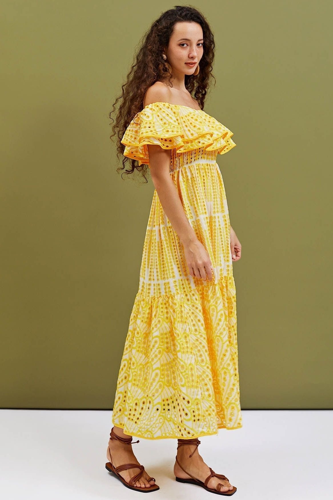 Dolly Embroidered Lace Off-shoulder A-line Flare Midi-Length Dress