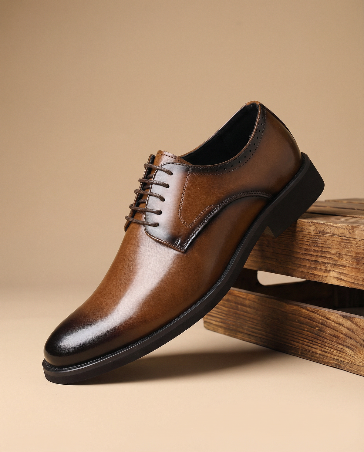 Polished Leather Oxford Shoes with Lace-Up Closure
