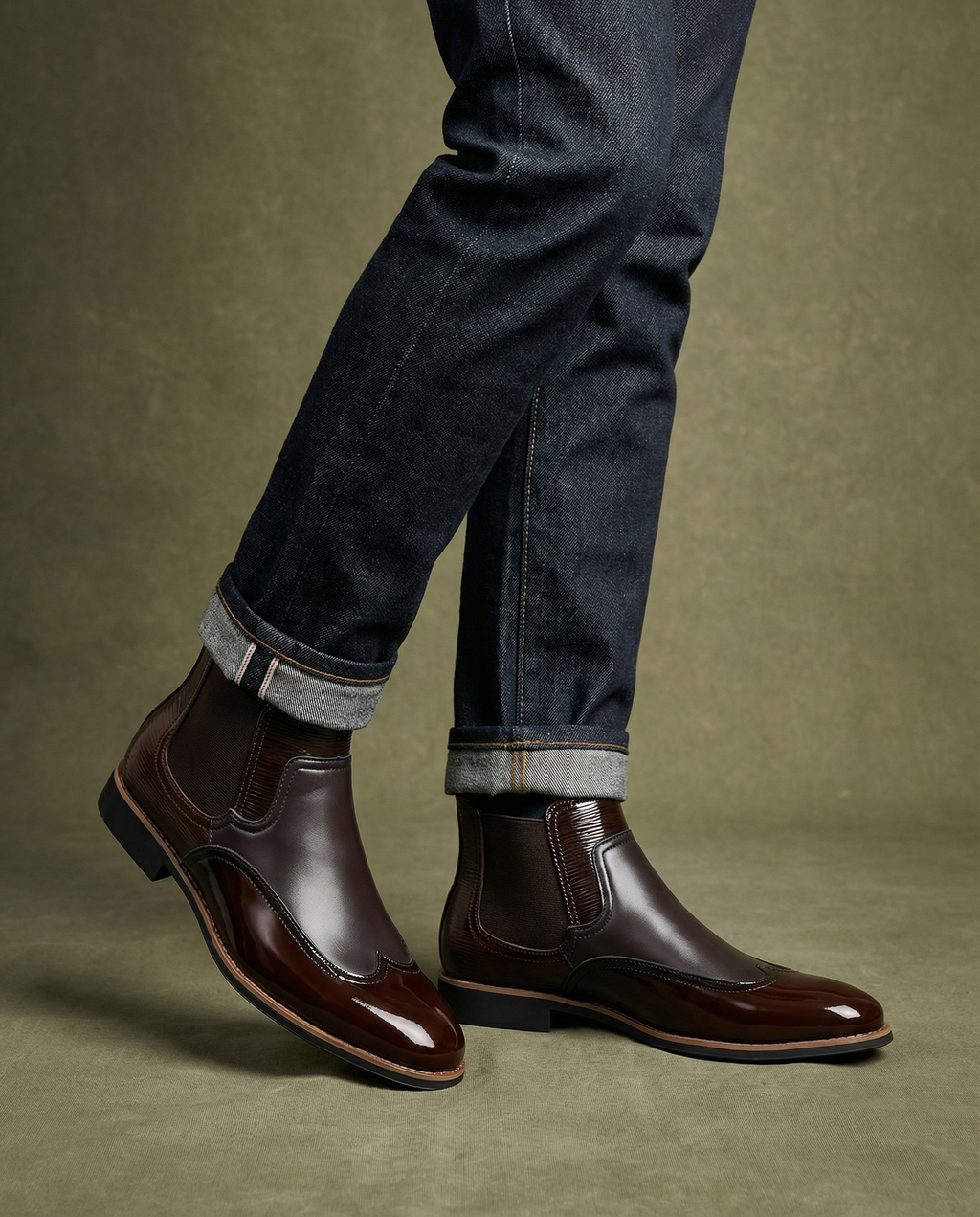 Cowhide Leather Chelsea Boots with Sturdy Sole