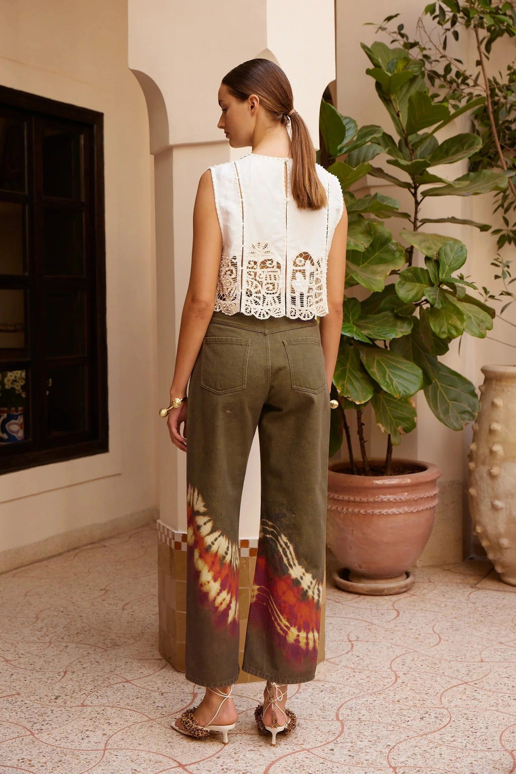 Modern Artistic Hem Detail Denim Mid Rise Jean