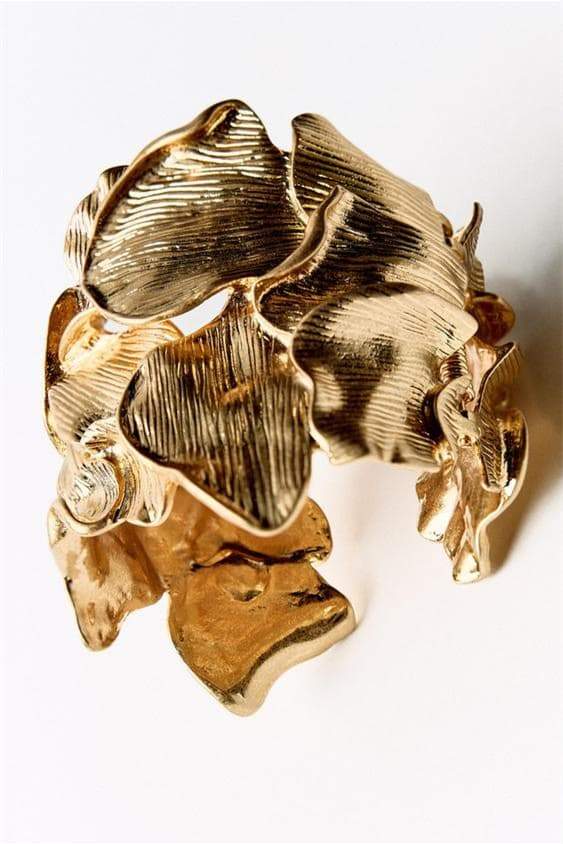 Statement Metallic Textured Flowers Bracelet