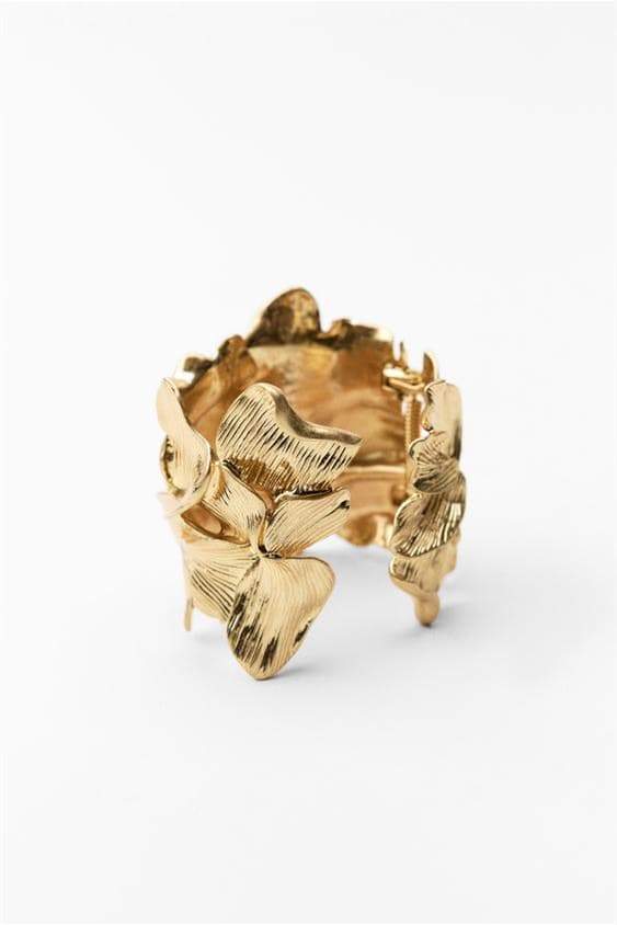 Statement Metallic Textured Flowers Bracelet