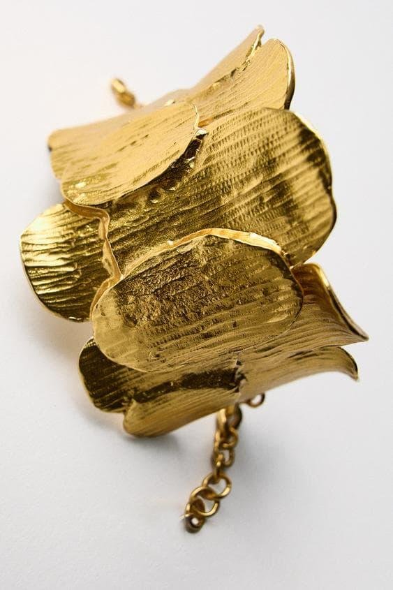 Statement Retro Metal Petal Bracelet
