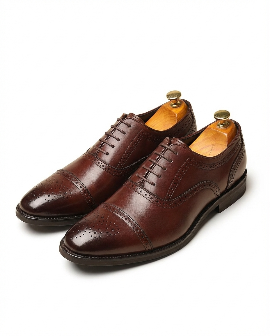 Two-Tone Leather Oxford Shoes with Brogue Detailing