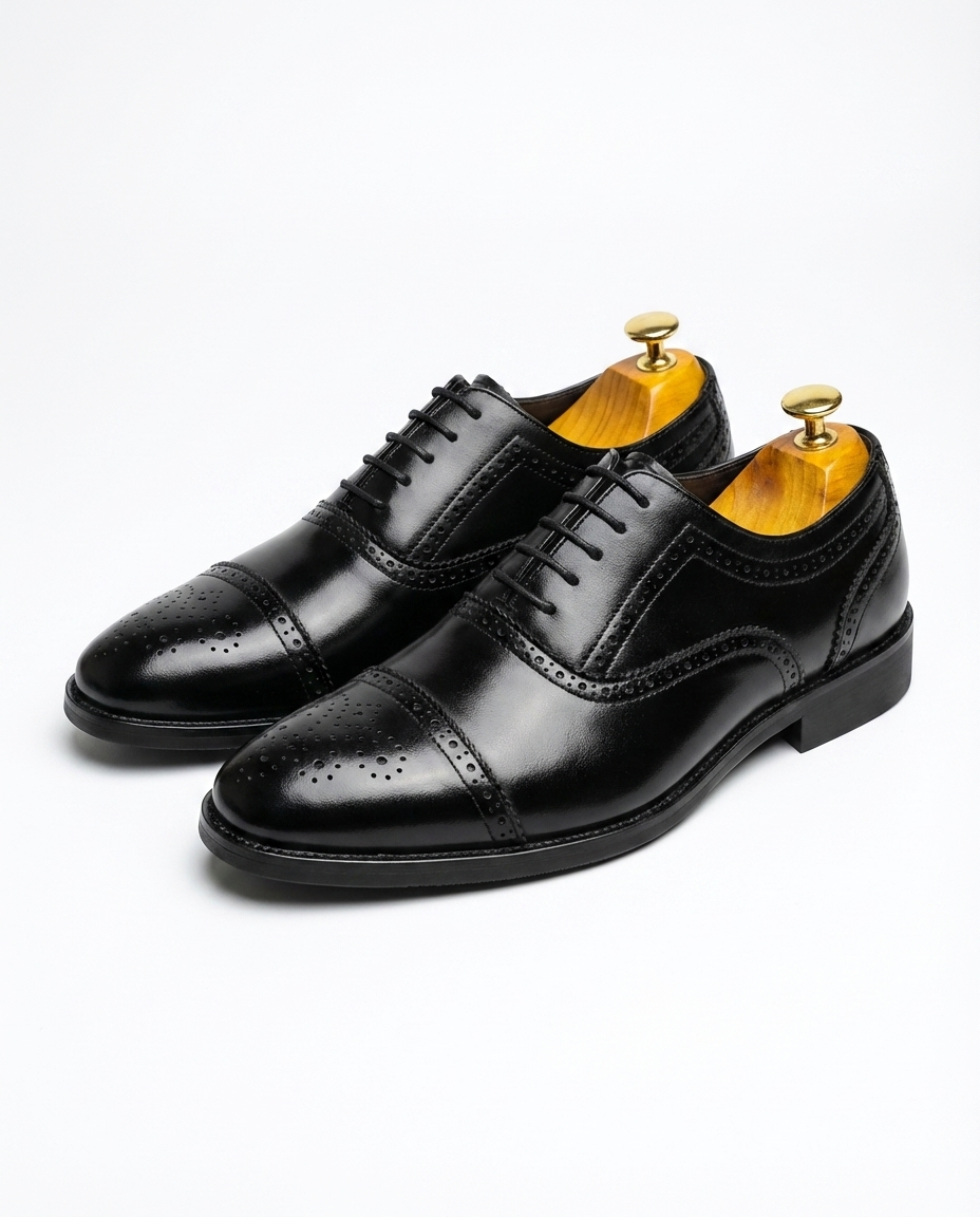 Two-Tone Leather Oxford Shoes with Brogue Detailing